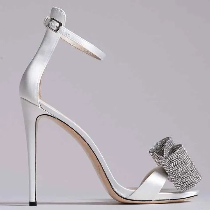 حذاء رسمي بحزام كاحلFormal shoes with ankle strap