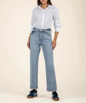 Timeless Straight-Leg Jeans in Light Wash