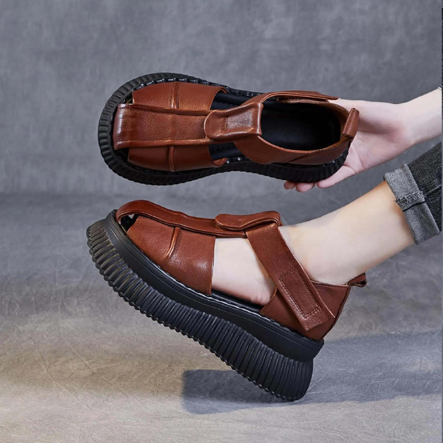 Women's Closed Toe Ankle Strap Hollow Out Gladiator Flat Sandal with Adjustable Hook and Loop Fashion Round Toe Comfortable Platform Walking Sandals